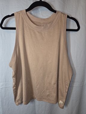 G446. Vuori Energy Tank Top in Dusty Pink Tan - Size L (?)
